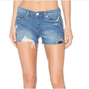Blank NYC Distress Cut Off Sun Moon Embroidered Lil Queenie Jean Shorts Size 25